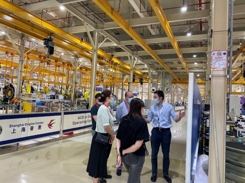 深入一线调研 王志豪老师走访上海普惠与南航基地，共探航空维修与货运协同发展新路径